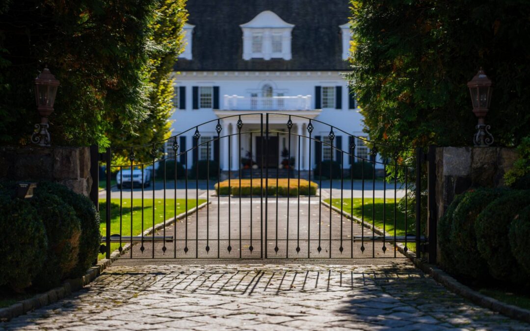 Julie Grace Burke Knows – The Greenwich Advantage: Optionality as a Lifestyle Strategy
